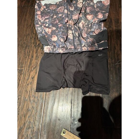 Lululemon Mens Medium Surge Shorts Lined Floral Flowers 6” - Picture 2 of 5